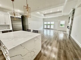 585 Main St in Armonk, NY - Building Photo