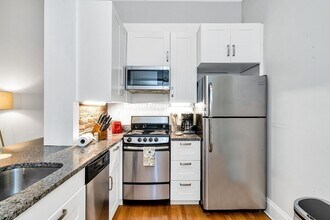 140 Beacon St, Unit 2 in Boston, MA - Foto de edificio - Building Photo