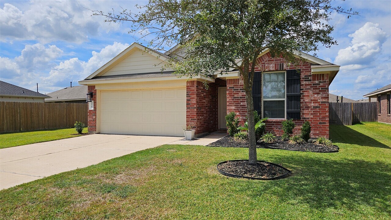 23707 Water Hickory Dr in Tomball, TX - Building Photo