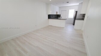 215 Zamora Ave in Coral Gables, FL - Building Photo