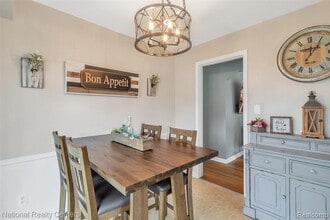 11037 Mayfield St in Livonia, MI - Building Photo - Building Photo