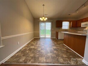 135 Braeburn Dr in Winston-Salem, NC - Building Photo - Building Photo