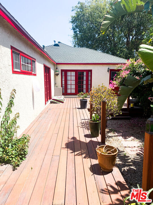 1975 S Crescent Heights Blvd in Los Angeles, CA - Building Photo