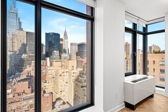 49 E 34th St in New York, NY - Building Photo - Building Photo