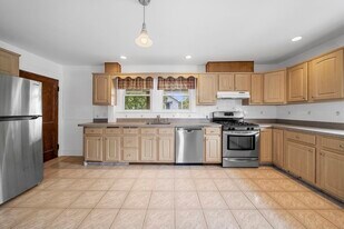 177R Faneuil St, Unit 2 in Boston, MA - Building Photo