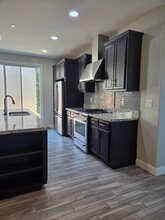 306 Colner Cir in Folsom, CA - Building Photo - Building Photo