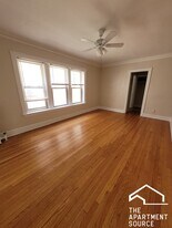 1421 W Farwell Ave, Unit 305 in Chicago, IL - Building Photo
