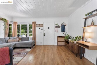3148 Sylvan Ave in Oakland, CA - Building Photo - Building Photo