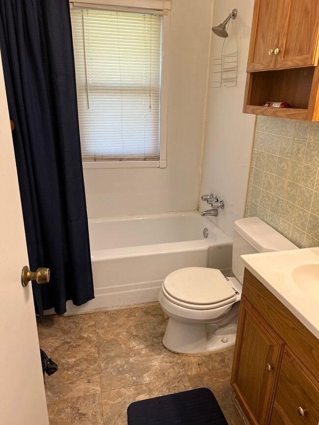 27107 Seyburn Ave in Warren, MI - Foto de edificio - Building Photo