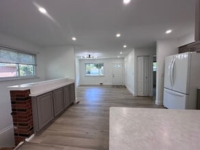 2843 Teasdale Dr in Troy, MI - Building Photo - Building Photo