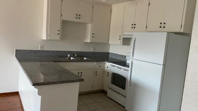 6250 Holabird St in San Diego, CA - Building Photo - Building Photo