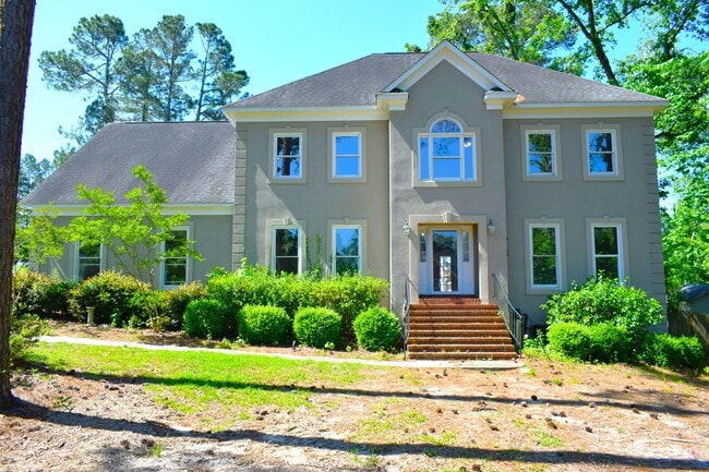 property at 4130 Knollcrest Cir N
