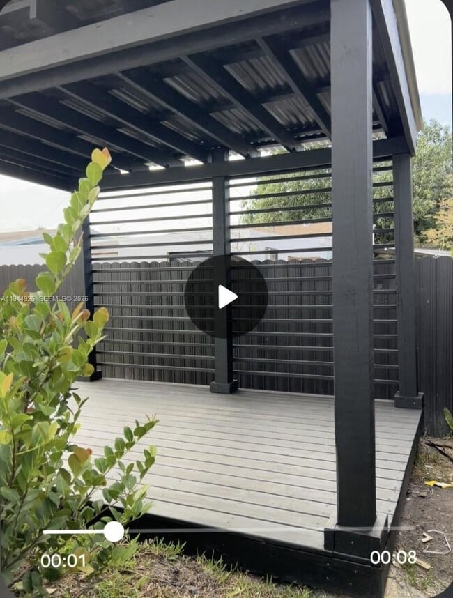 8016 NW 14th Pl in Miami, FL - Building Photo - Building Photo