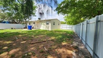 841 N 69th Terrace in Hollywood, FL - Building Photo - Building Photo