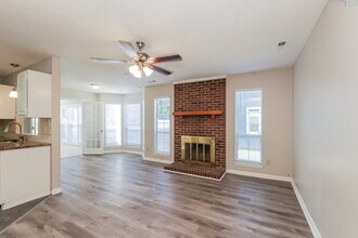 13809 Walkers Creek Dr in Charlotte, NC - Foto de edificio - Building Photo