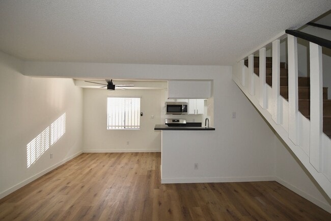5652 Colfax Ave in Los Angeles, CA - Building Photo - Building Photo