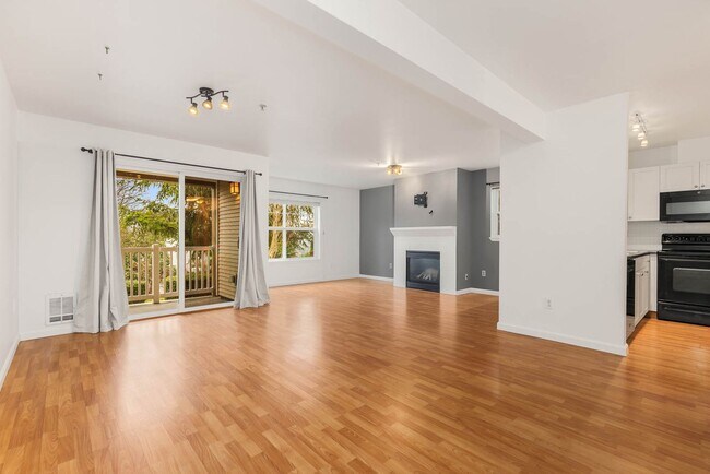 23420 SE Black Nugget Rd in Issaquah, WA - Building Photo - Building Photo