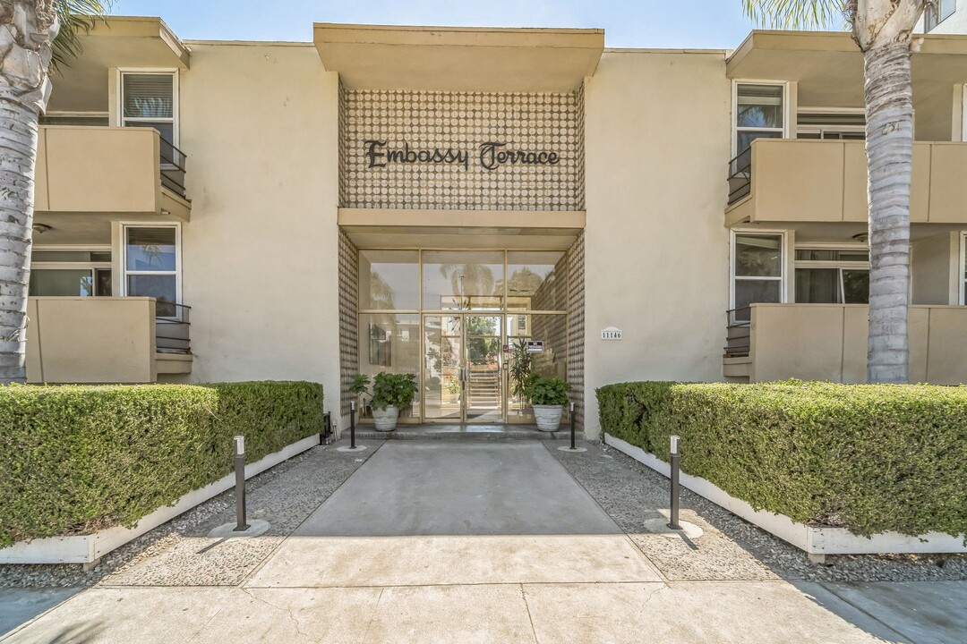 Embassy Terrace in North Hollywood, CA - Foto de edificio