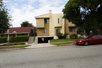 417 Fischer St in Glendale, CA - Building Photo - Building Photo