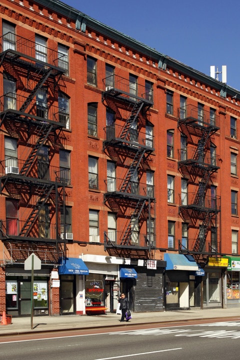 2313 Second Ave in New York, NY - Foto de edificio