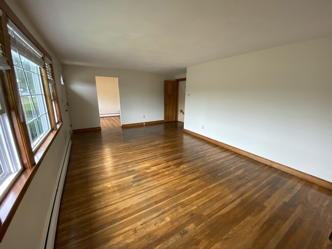 247 South St in Waltham, MA - Building Photo - Building Photo