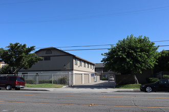 3930 W Valencia Ave in Fullerton, CA - Building Photo - Building Photo