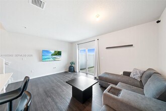 1050 W Davis Pkwy in Florida City, FL - Building Photo - Building Photo