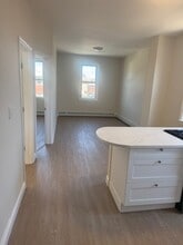 92 Maple St, Unit 3 in Garfield, NJ - Foto de edificio - Building Photo