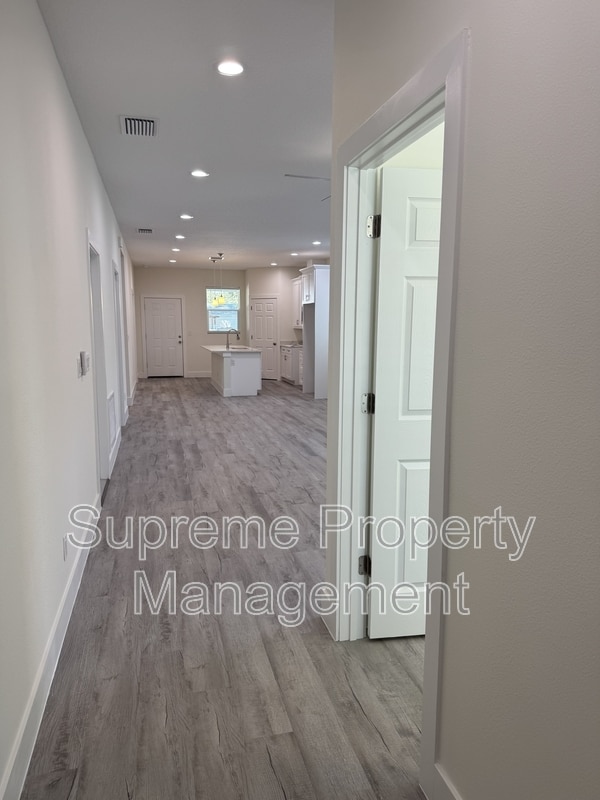 7008 Madison Ave in Tampa, FL - Building Photo - Building Photo