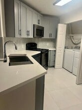 6292 NW 186th St, Unit 108 in Hialeah, FL - Building Photo - Building Photo