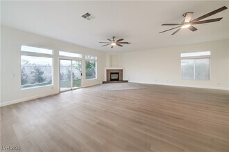 4664 Stuttgart St in Las Vegas, NV - Building Photo - Building Photo