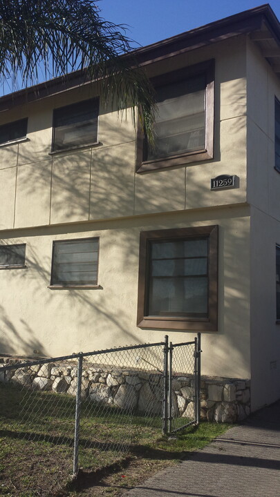 11259 Hatteras St in North Hollywood, CA - Building Photo