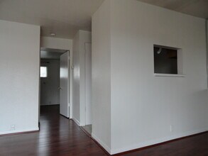 2001 Branard St, Unit 10 in Houston, TX - Building Photo - Building Photo