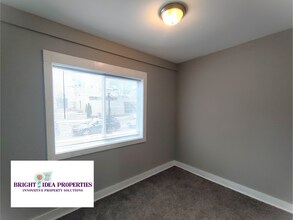 417 N Roy St, Unit 2 in St. Paul, MN - Building Photo - Building Photo