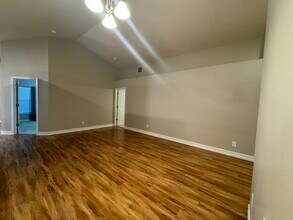 322 Halstead Dr in Davenport, FL - Building Photo - Building Photo