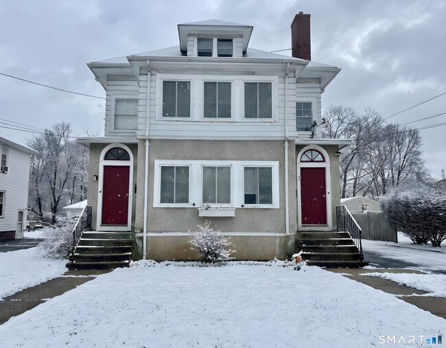 property at 62 Quaker Ln S