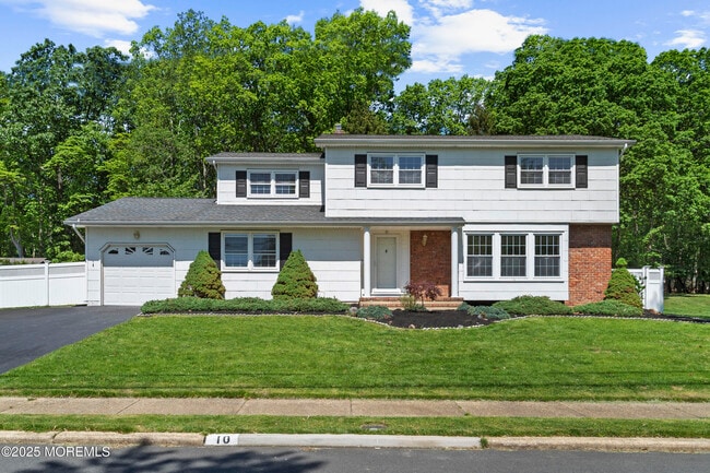 property at 10 Pepperridge Rd