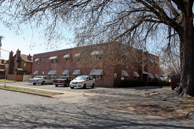 Winston Elms in Tulsa, OK - Foto de edificio - Building Photo