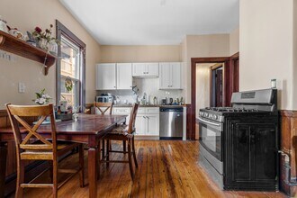 9 Spalding St, Unit 2 in Boston, MA - Foto de edificio - Building Photo
