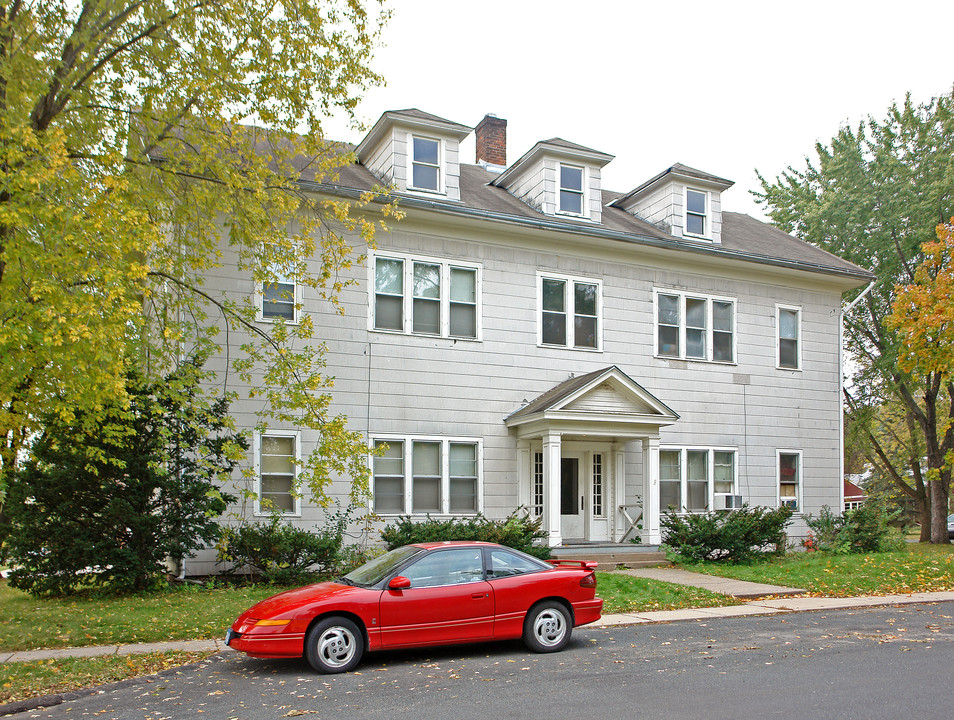 383 Central Ave in Bayport, MN - Foto de edificio