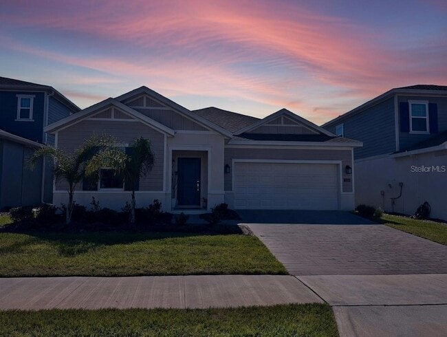 property at 3024 Armstrong Ave