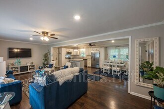 1025 Hilburn Dr SE in Atlanta, GA - Building Photo - Building Photo