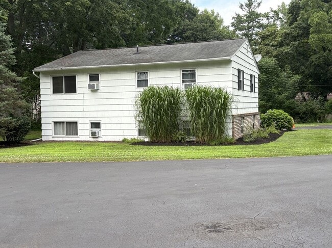 732 Liberty St in Penfield, NY - Building Photo - Building Photo