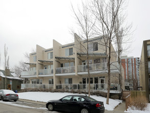 109 24th Ave SW in Calgary, AB - Building Photo - Building Photo