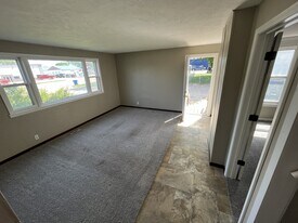 1209 E Cherry St in Vermillion, SD - Building Photo