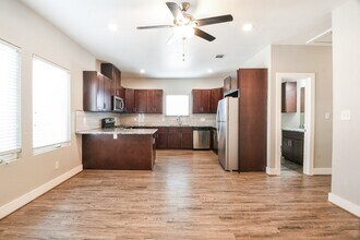 3249 Dixie Dr in Houston, TX - Building Photo - Building Photo