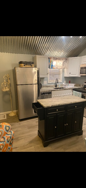 property at 1219 Navy Blvd