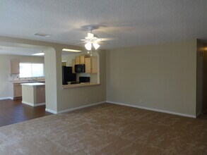 4803 Fern Lake in San Antonio, TX - Foto de edificio - Building Photo