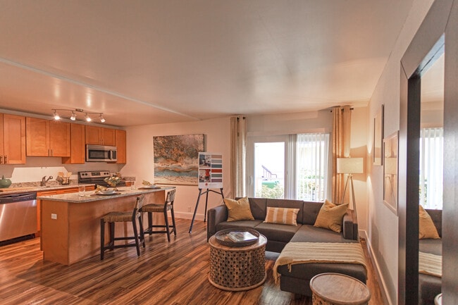 Innovo Living On Waters in Tampa, FL - Building Photo - Interior Photo