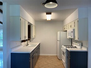 5506 Gloucester Ln in Austin, TX - Building Photo - Building Photo